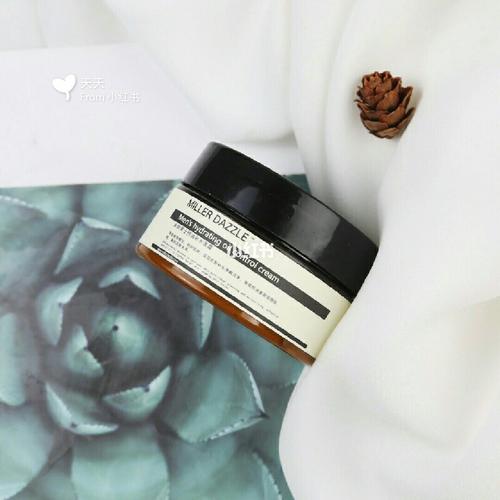 成分豐富,全面滋養(yǎng),呵護(hù)頭皮和發(fā)絲 成分豐富,全面滋養(yǎng),呵護(hù)頭皮和發(fā)絲